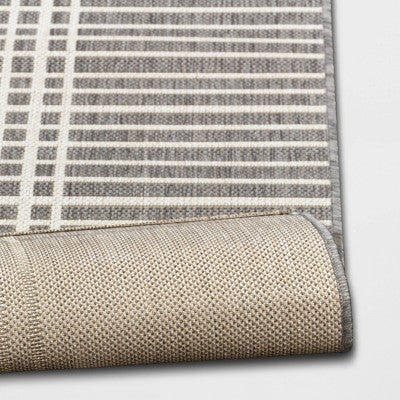  5' X 7' Plaid Outdoor Rug Gray - Project 62™