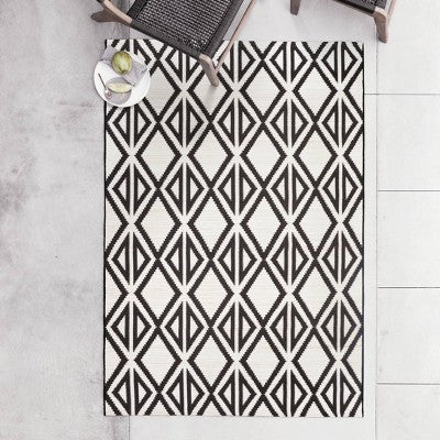  5' X 7' Outdoor Rug Diamond Black - Project 62™